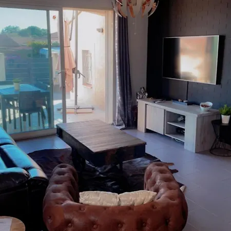 Avec Piscine Et Jacuzzi Chauffee Villa *