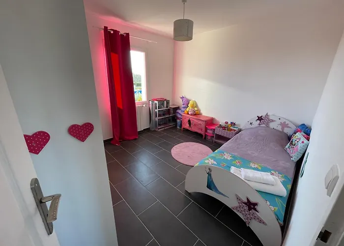 Avec Piscine Et Jacuzzi Chauffee فيلة *